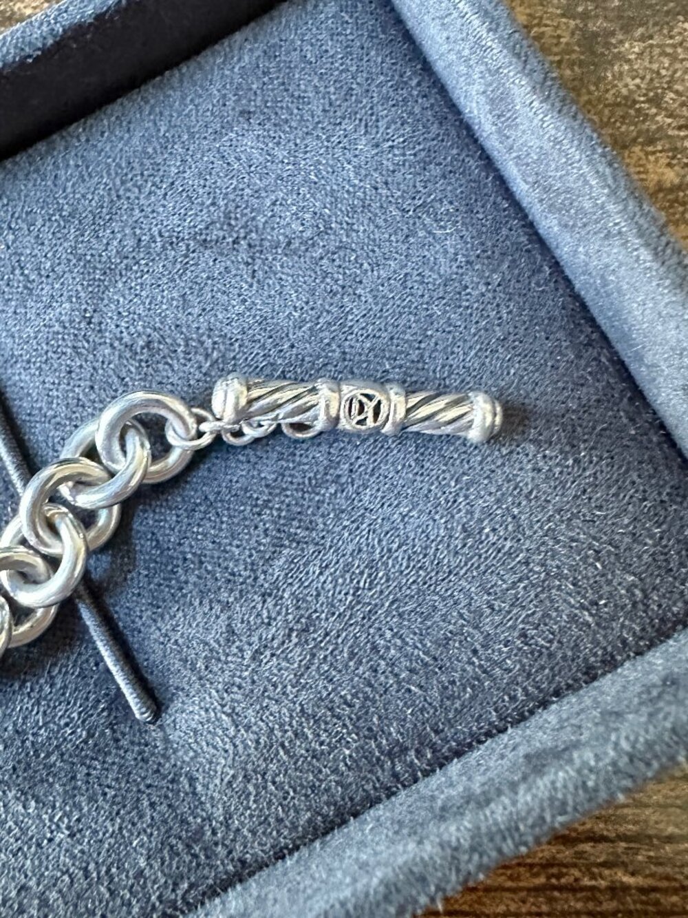 David Yurman Figaro Bracelet w/ Bow in Sterling Silver & 18K Yellow Gold - Med - Picture 10 of 13